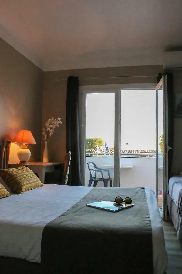 Auberge Du Cap Negre Le Lavandou 3*,